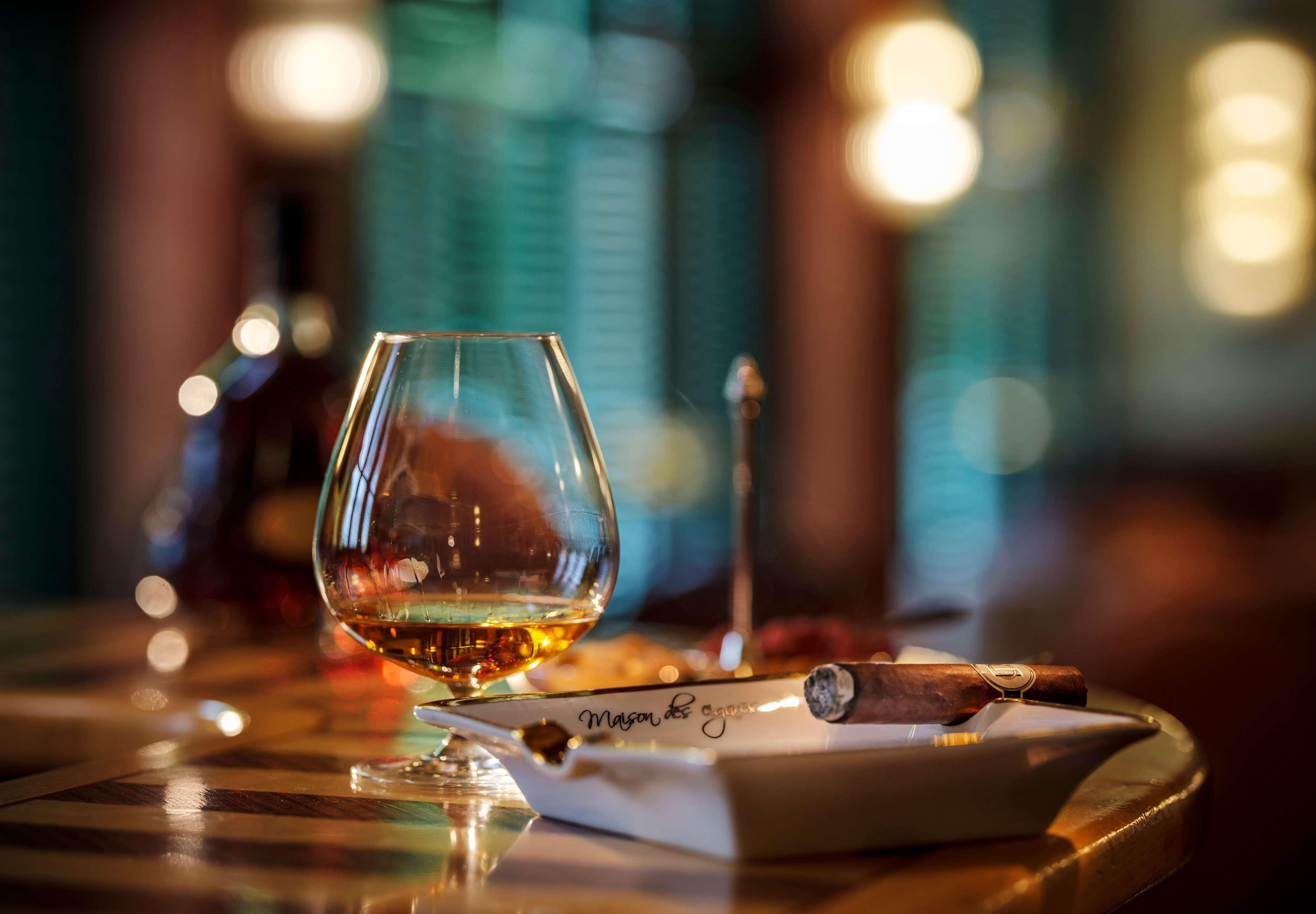Parkhotel Bremen - Ein Mitglied Der Hommage Luxury Hotels Collection Exterior foto A glass of cognac