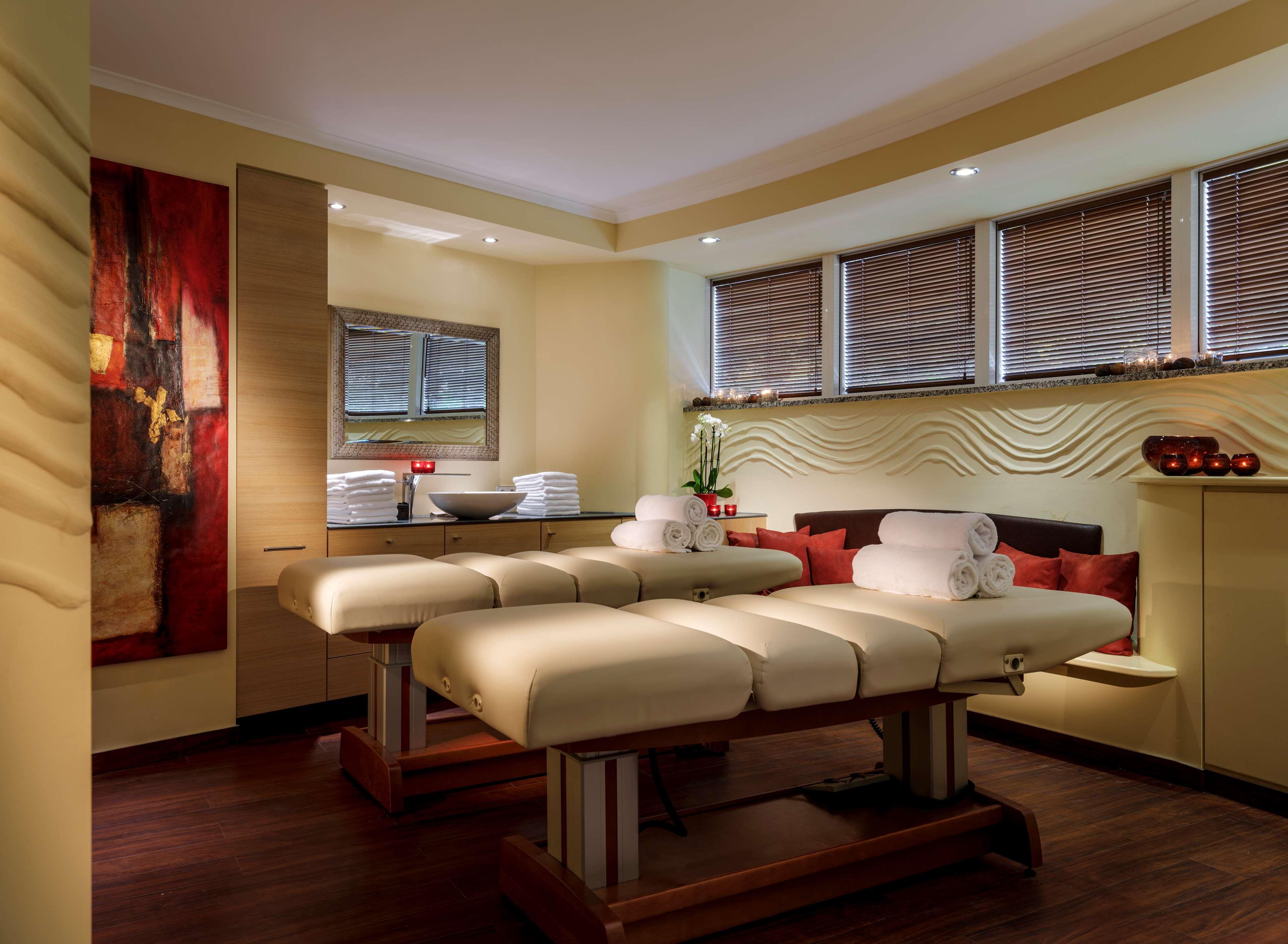 Parkhotel Bremen - Ein Mitglied Der Hommage Luxury Hotels Collection Exterior foto A treatment room at the spa