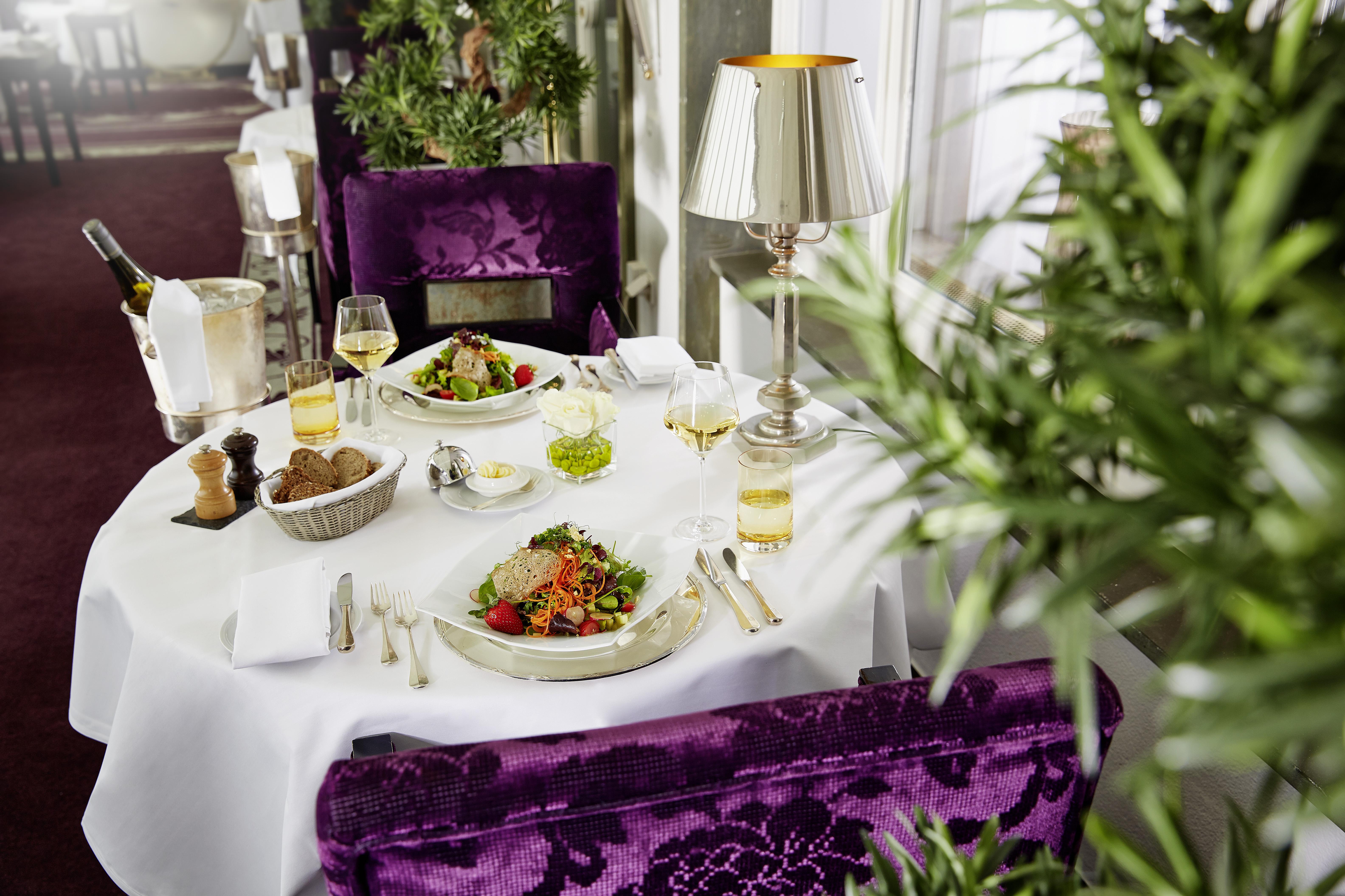 Parkhotel Bremen - Ein Mitglied Der Hommage Luxury Hotels Collection Exterior foto A table set for dinner