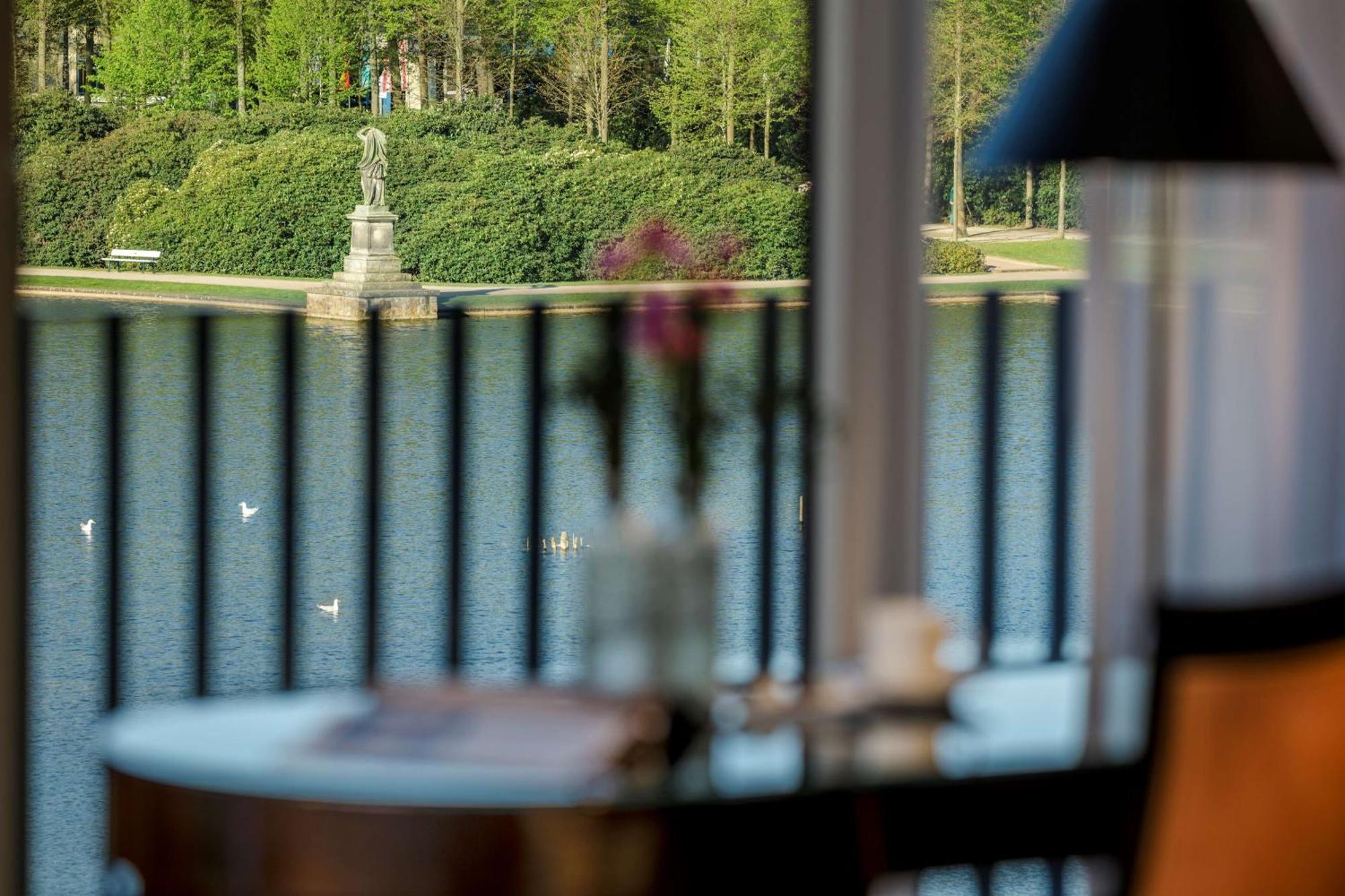 Parkhotel Bremen - Ein Mitglied Der Hommage Luxury Hotels Collection Exterior foto View of the lake from the hotel