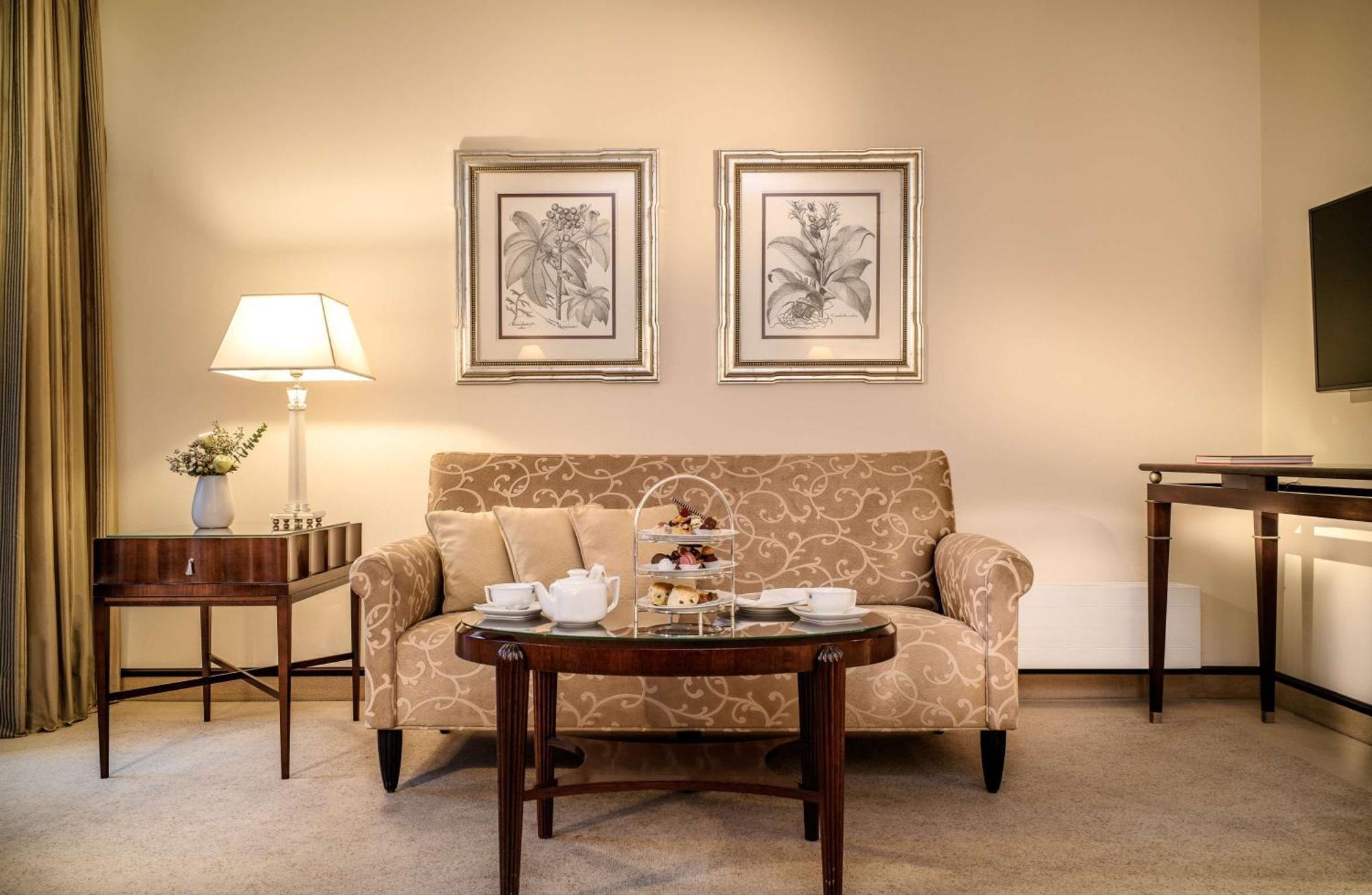 Parkhotel Bremen - Ein Mitglied Der Hommage Luxury Hotels Collection Exterior foto A living room